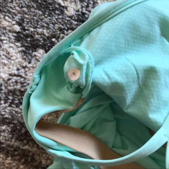 Lululemon Aquamarine Tank size 8 - Picture 3 of 5